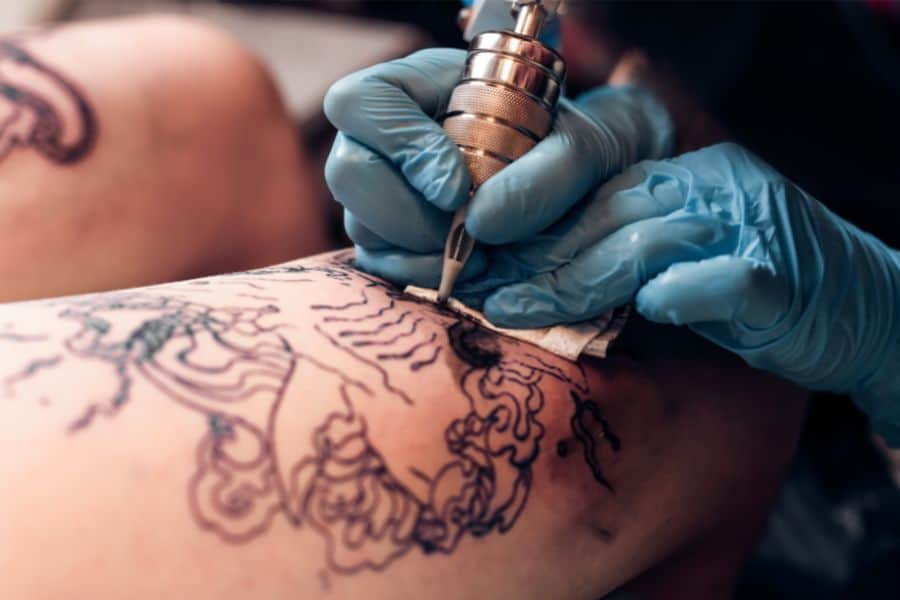 Dreaming of Getting a Tattoo Meaning - Alica Forneret